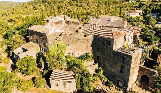 Le Roc sur l'Orbieu House 8pers/air-conditioned/heated pool/jacuzzi/Carcassonne
