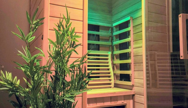 Le ROOSEVELT, self-catering cottage with sauna and restaurant (Cave 204)