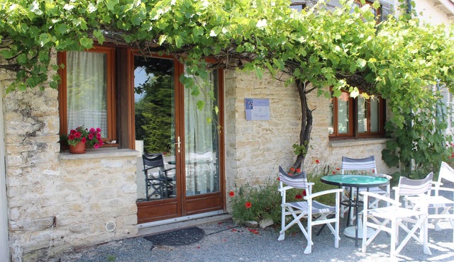 'Le Rossignol' - Three bedroom stone cottage - Marais Poitevin