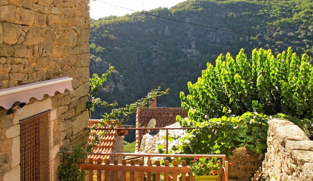 Le Rouge Borne by Interhome