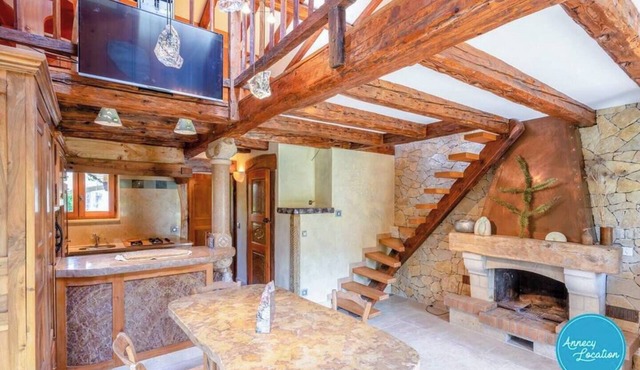 Le Rutil - House between Lake and Mountains.