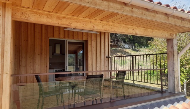 Le Séchoir des acacias, 85m2 "Les Chênes Verts" gîte with heated pool.