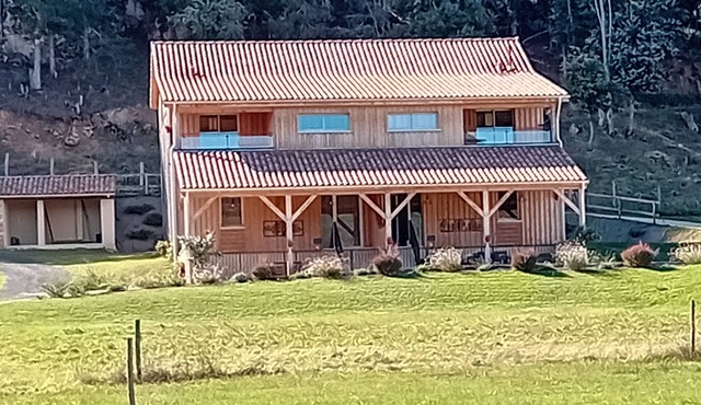 Le Séchoir des acacias "3 Gîtes: 12 personnes".