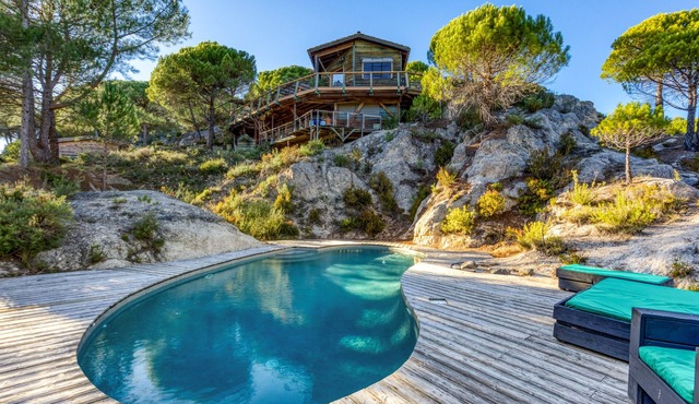 Le Sabel - Blue Room B&B with Mountain View, Shared Pool