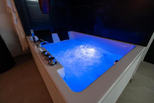 Le Saint-André - Clim - Loft romantique avec Jacuzzi - By Primo