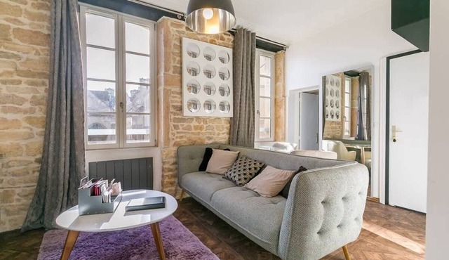 Le Saint B -Studio au pied de la cathédrale- SR Lo