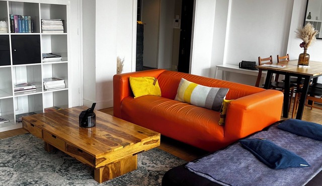 Le Saint-Irénée, a bright 2-bedroom apartment for 4 people.