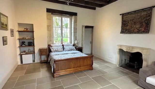 Le Salon at La Brosse Estate – Accessible & Pet-Friendly Countryside Escape