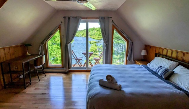 Le Sanctuaire de L'artisan Luxury Waterfront Accommodation