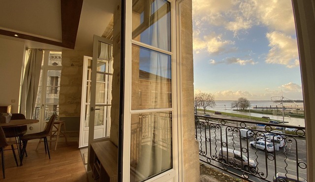 - Le Saugeron - Apartment in the heart of Blaye. All amenities