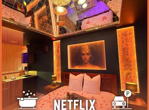 Le Secret de Cléopâtre, Suite de Luxe avec Jacuzzi et Pièce Secrète