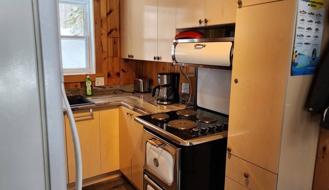 Le Shack 144 Magnifique Chalet Rustique, Bord de Leau, Avec spa , Lacboucher