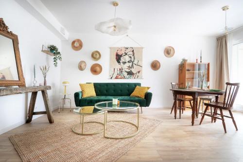 Le Silva - tout confort avec terrasse et parking, métro Via Silva