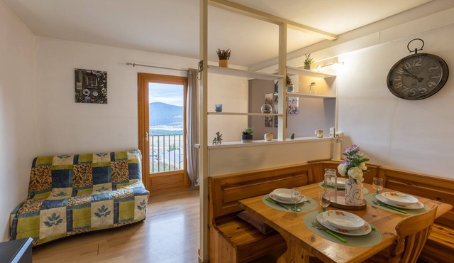 Le Solaire - Studio Apartment, Sleeps 2