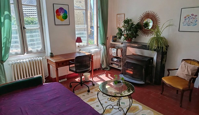 Le soleil rayonnant: bed and breakfast at the foot of Vézelay hill,