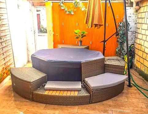 Le Spacieux Appartement avec Jacuzzi & Terrasse