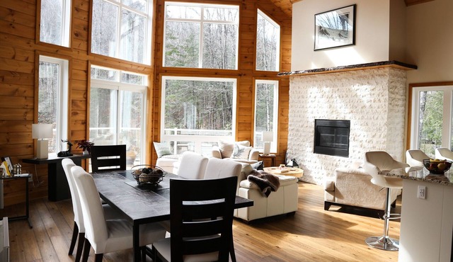 Le Stonybreck: Modern Wakefield/Edelweiss Chalet Getaway