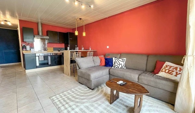 Le Strada: box/climate & streetcar 5min away