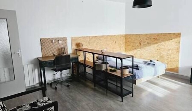 Le Studio de Max : Terrasse et Parking