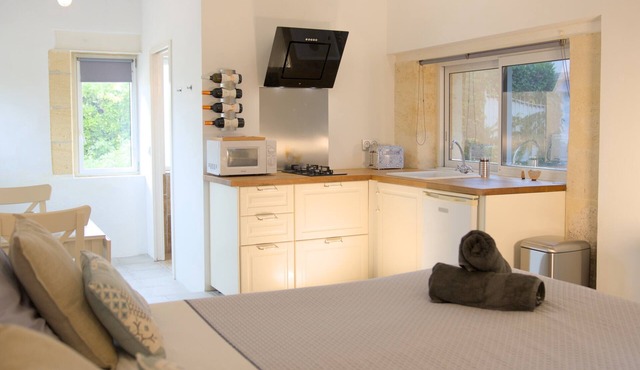 Le Studio – Château Le Noble: Tranquility Among the Vineyards