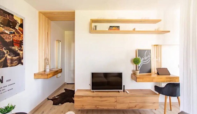 Le Studio Parisien, practical accommodation & close to Paris".
