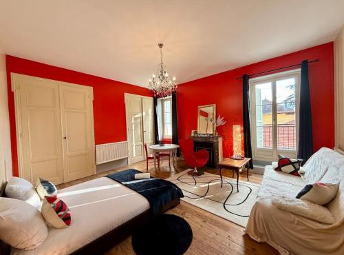 Le Temps Retrouvé, 14 Personnes, équipe en déplacement et familles