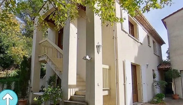 LE TRAJAN: Quiet & popular location; Swimming pool, garrigue, Provence.