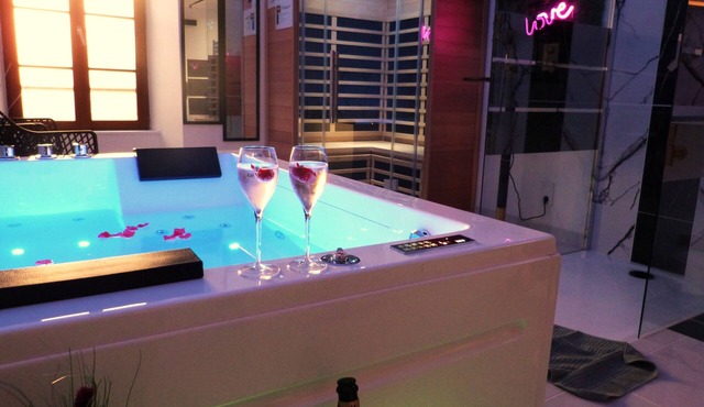 Le Triplex Romantique SPA Balneo duo * Sauna