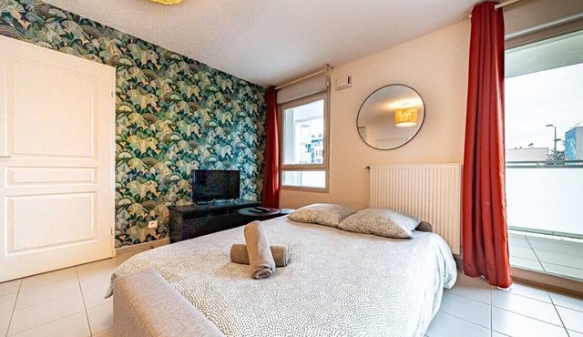 Le Vénissieux-spacieux 4 pers avec balcon, parking