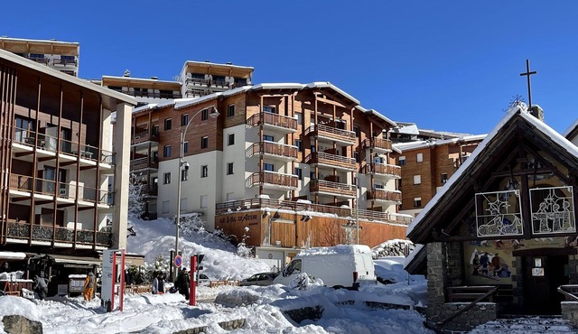 Le Val D'Azur - 2 Rooms in the center of Valberg (WIFI, Swimming pool, Parking)