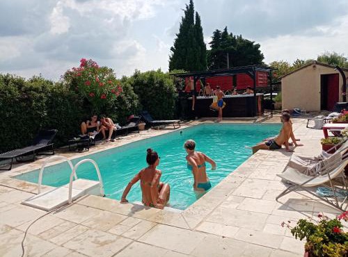 Le Val des Nymphes Petit déj compris, piscine, parking