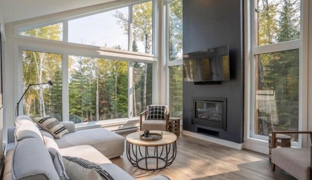 Le Verseau 148: Hot Tub, Forest Views & BBQ