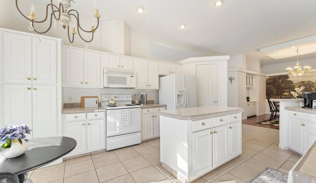 Le Vert Acre on 5 acres/private/near shopping