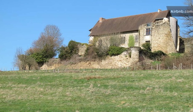 LE VIEUX CHÂTEAU Cottage # 1 / Cottage # 1 Stately home from the XV / XVI century
