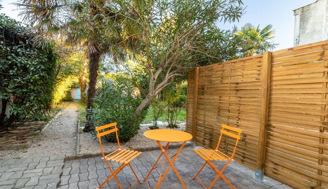 Le Vintage - One Bedroom Apartment, Sleeps 2