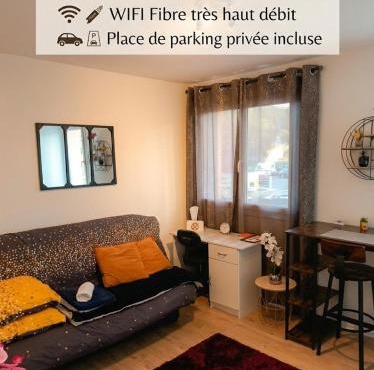 Le Zen -studio tout équipé- WIFI Fibre- centre ville avec parking