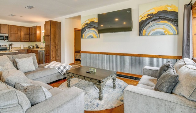 Lead Hill Vacation Rental: Walk to Lake!