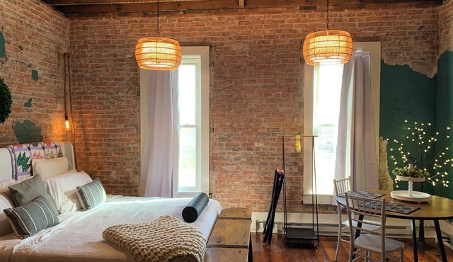 Leader Loft, Cozy and Quaint