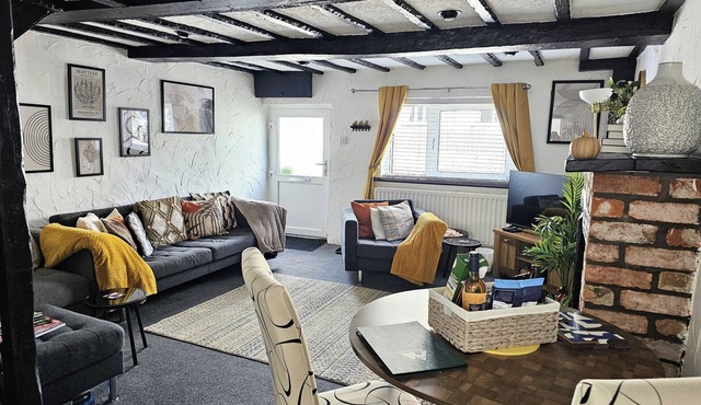 Leaf Tree cottage, close to Coast, Lakes and Fells