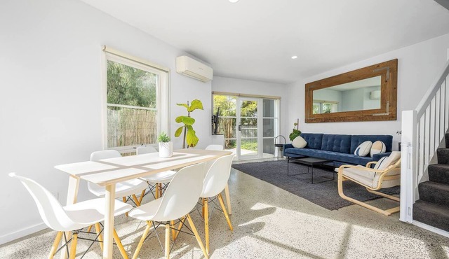 Leafy 3BR Kensington Escape I Park Views & Parking