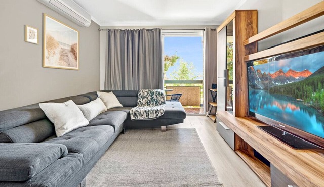 Leafy Lane Cove Family Apartment | AC + Parking