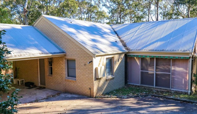 Leafy Long Beach Hideaway