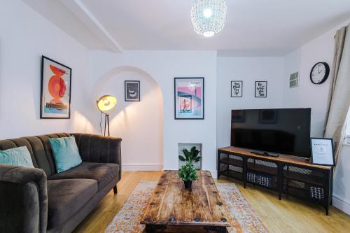 Leamington Spa 2Bed Oasis - Driveway Parking, WiFi, Free Netflix, Prime & Disney