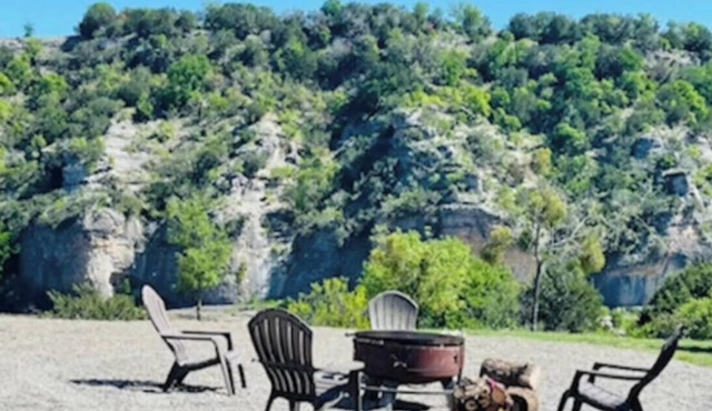 Leaning Bluff Lodge at Barefoot Fishing Camp on the Colorado River in Bend.