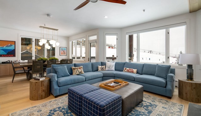 Learning to Fly! AC! Luxury Condo, 2 Decks with Views, Pool & Hot Tub!