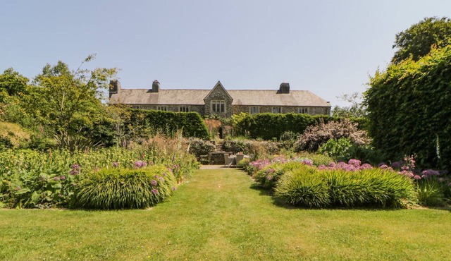 LEAT HOUSE AT SORTRIDGE MANOR, pet friendly in Horrabridge