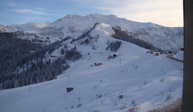 LEAVE THE BUILDING AND RETURN ON SKIS 0 KM SOUTH-FACING STUDIO