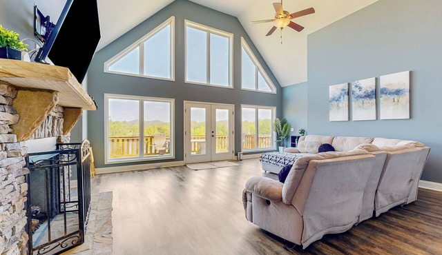 Lebanon Family Riverfront Hideaway: Dogs Welcome
