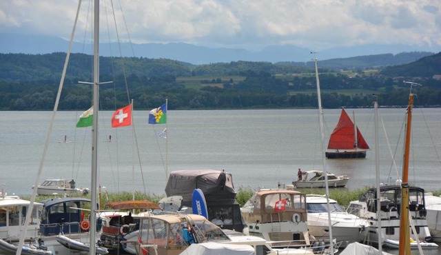 Leben im Hafen am idyllischen Murtensee