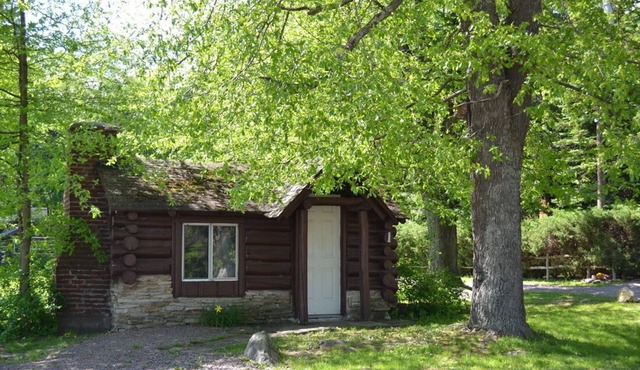Leber’s Log Cabins Historic Mountain Getaways Since 1932. Cabin 1